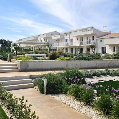 شقة In With House Sea View *